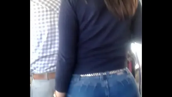 rich buttocks on the bus Clip mới mới