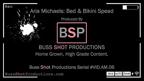 Novos AM.06 Aria Michaels Bed & Bikini Spread Preview novos clipes