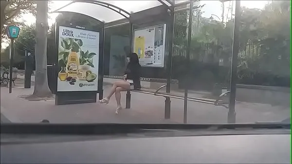 Novi bitch at a bus stop novi posnetki
