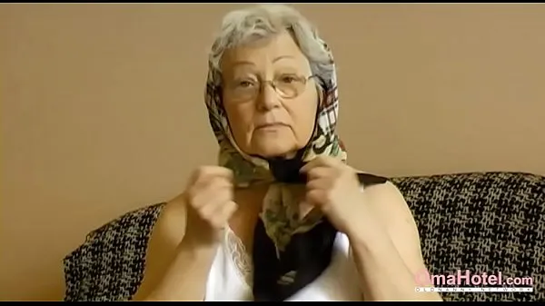 New OmaHoteL Horny Grandma Toying Her Hairy Pussy new Clips