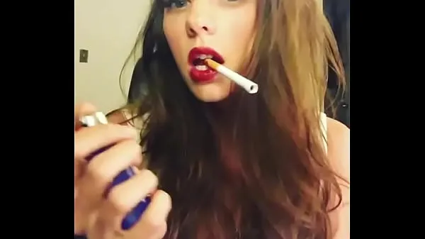 Új Hot girl with sexy red lips új klip