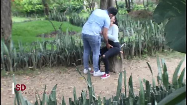 New SPYING ON A COUPLE IN THE PUBLIC PARK new Clips