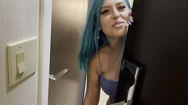 Uutta Casting Curvy: Blue Hair Thick Porn Star BEGS to Fuck Delivery Guy uutta leikettä