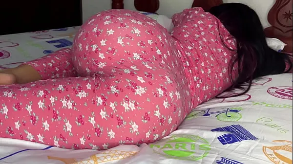 Yeni I can't stop watching my Stepdaughter's Ass in Pajamas - My Perverted Stepfather Wants to Fuck me in the Ass yeni Klip